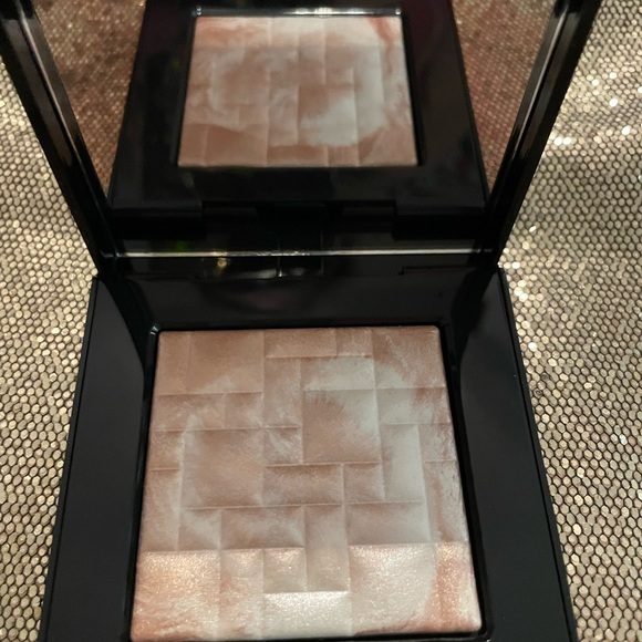 Bobbi Brown Highlighter - Picture 2 of 5